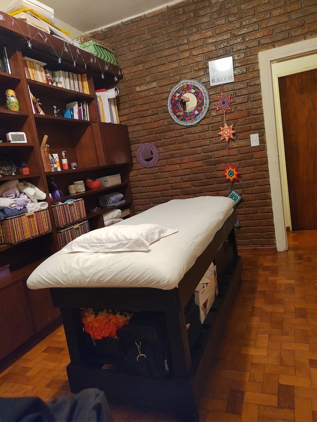 Gabinete de masajes y tratamientos en Obsidiana Bienestar Integral Paraná